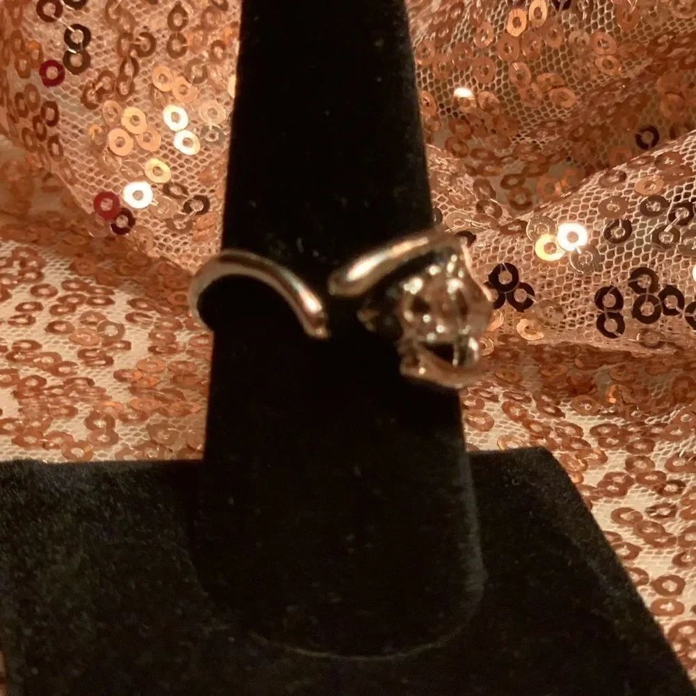 Flexible Kitty Ring with Black Stone Eyes